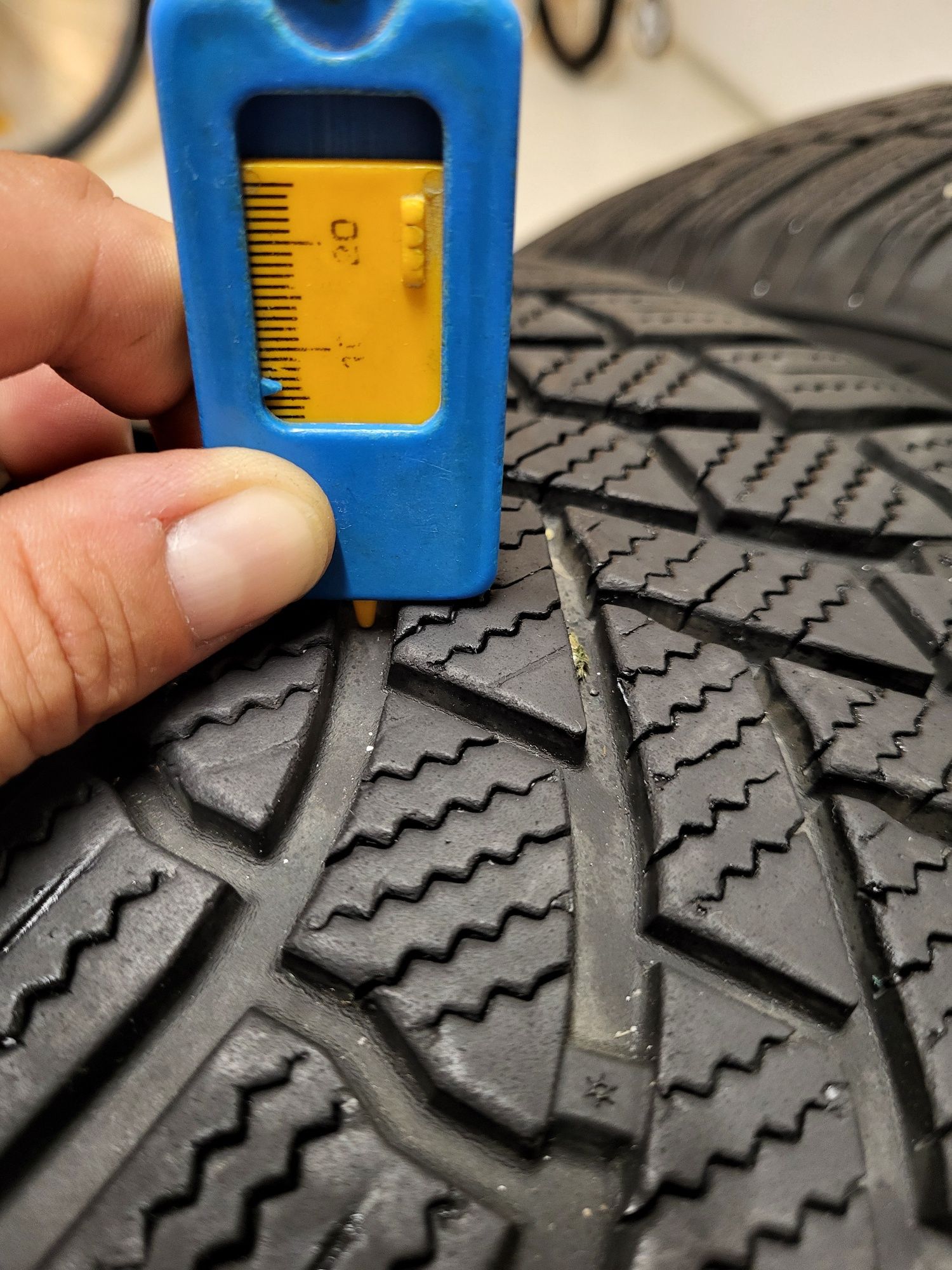 Bridgestone Blizzak lm005 235/55/20 105V 2022 rok