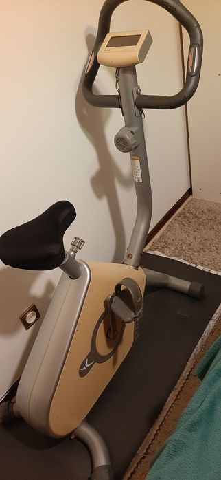 Vendo bicicleta de ginástica.