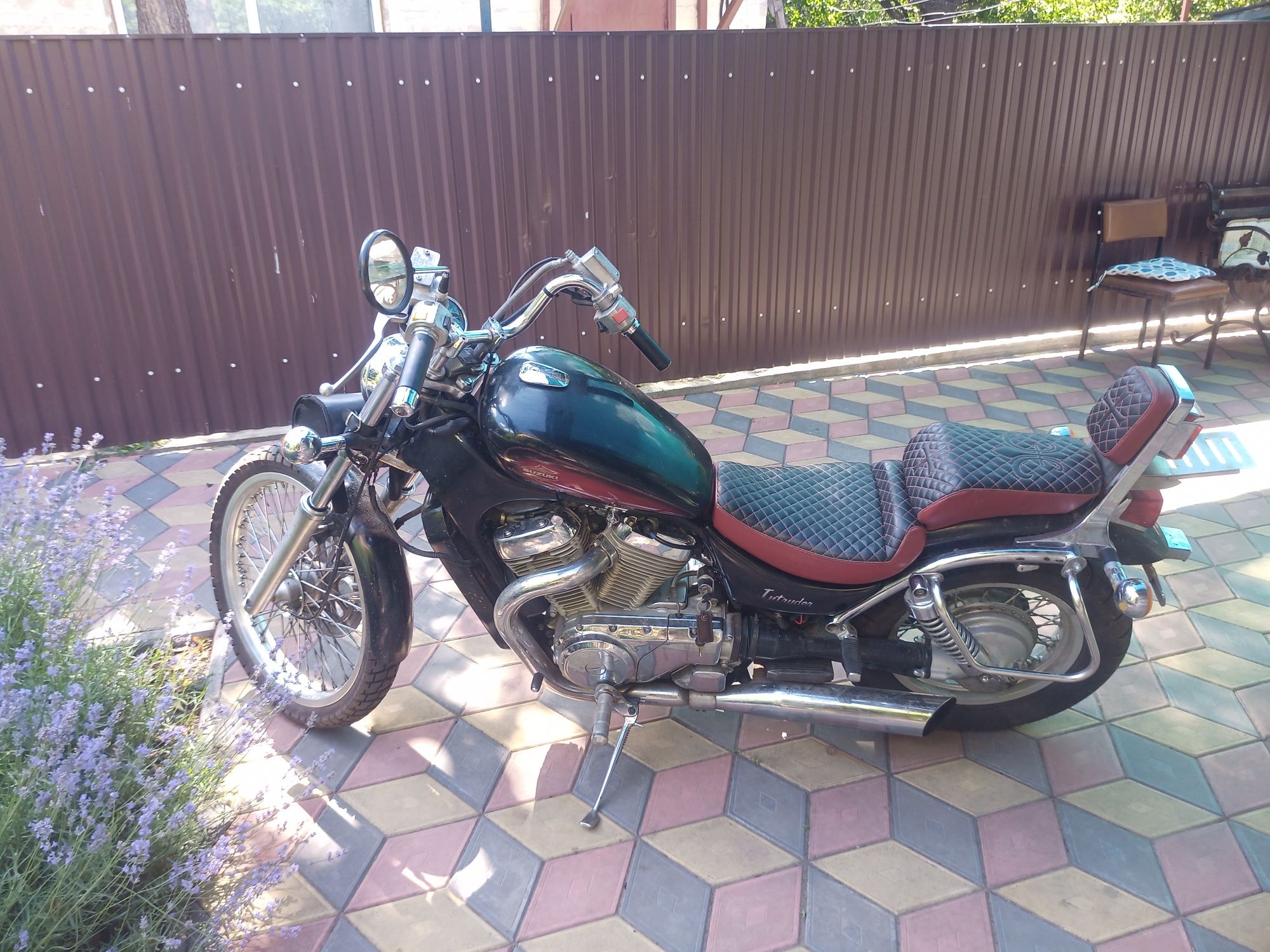 Suzuki intruder VS 400