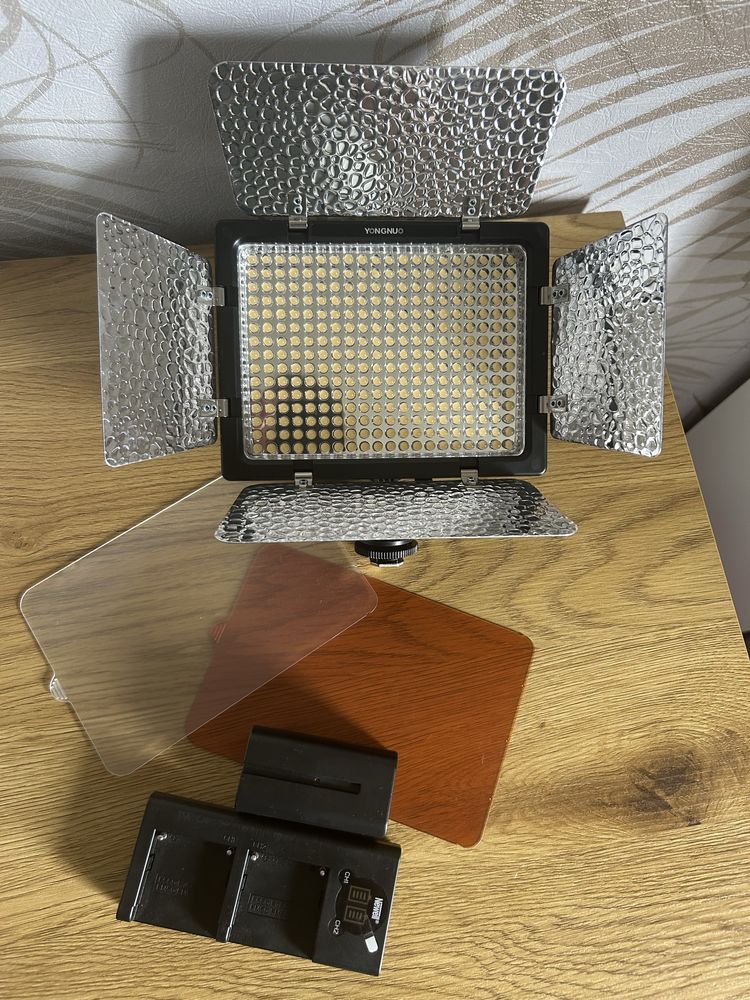 Lampa ledowa Yongnuo 300 III