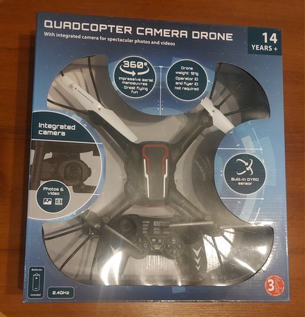 Quadcopter camera drone