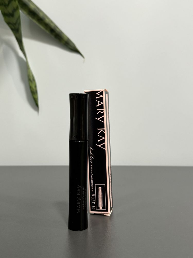 Тушь для ресниц «Идеальный объем» Lash Love Mary Kay зеленая