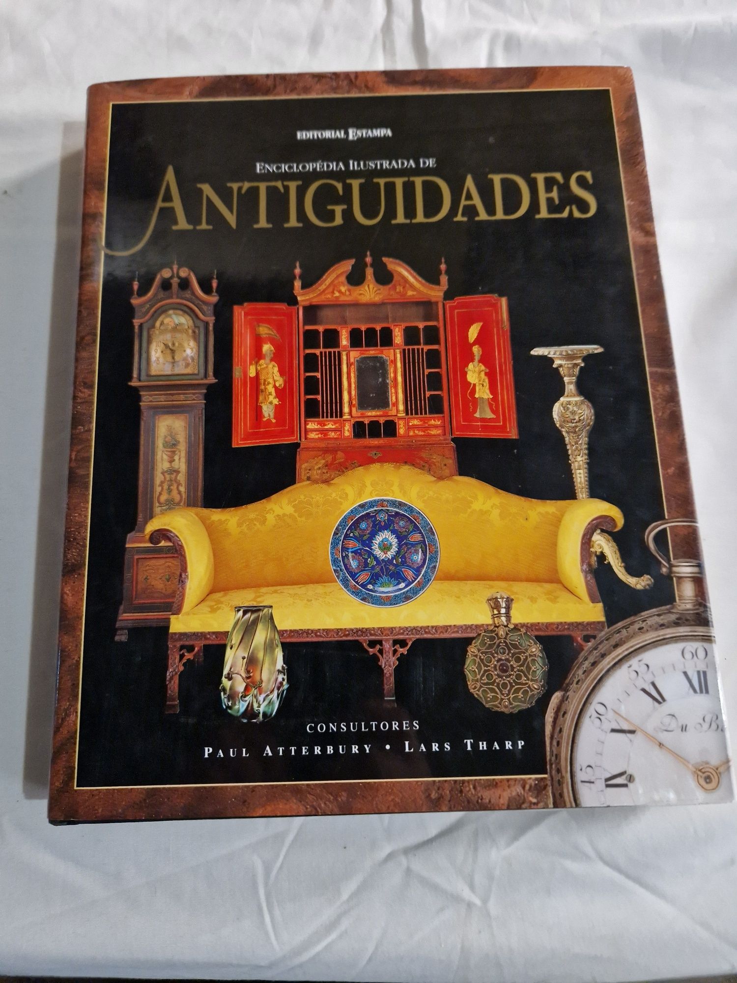 Livro de antiguidades da edt. Estampa