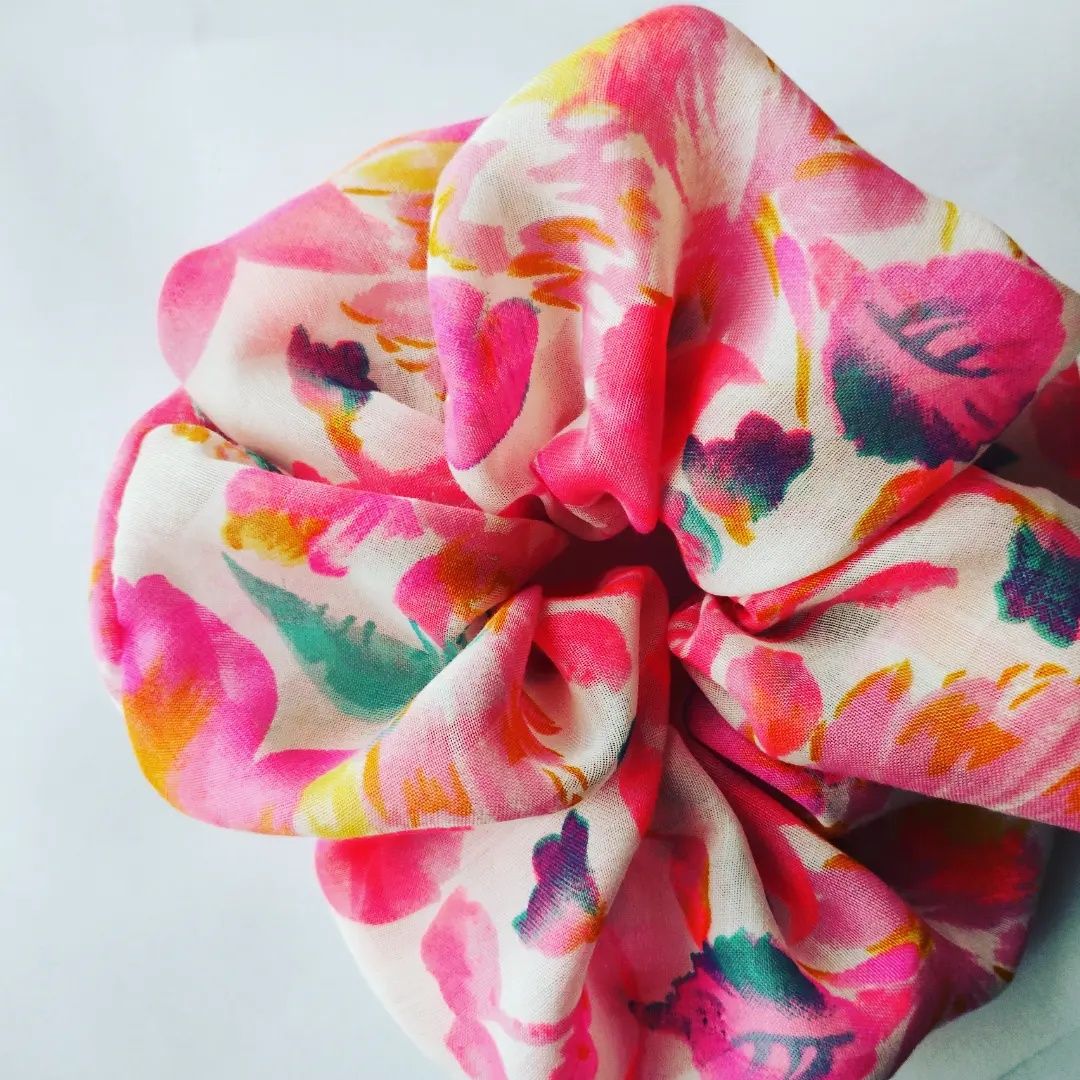 Scrunchie duża owijka gumka do włosów nowa kwiaty