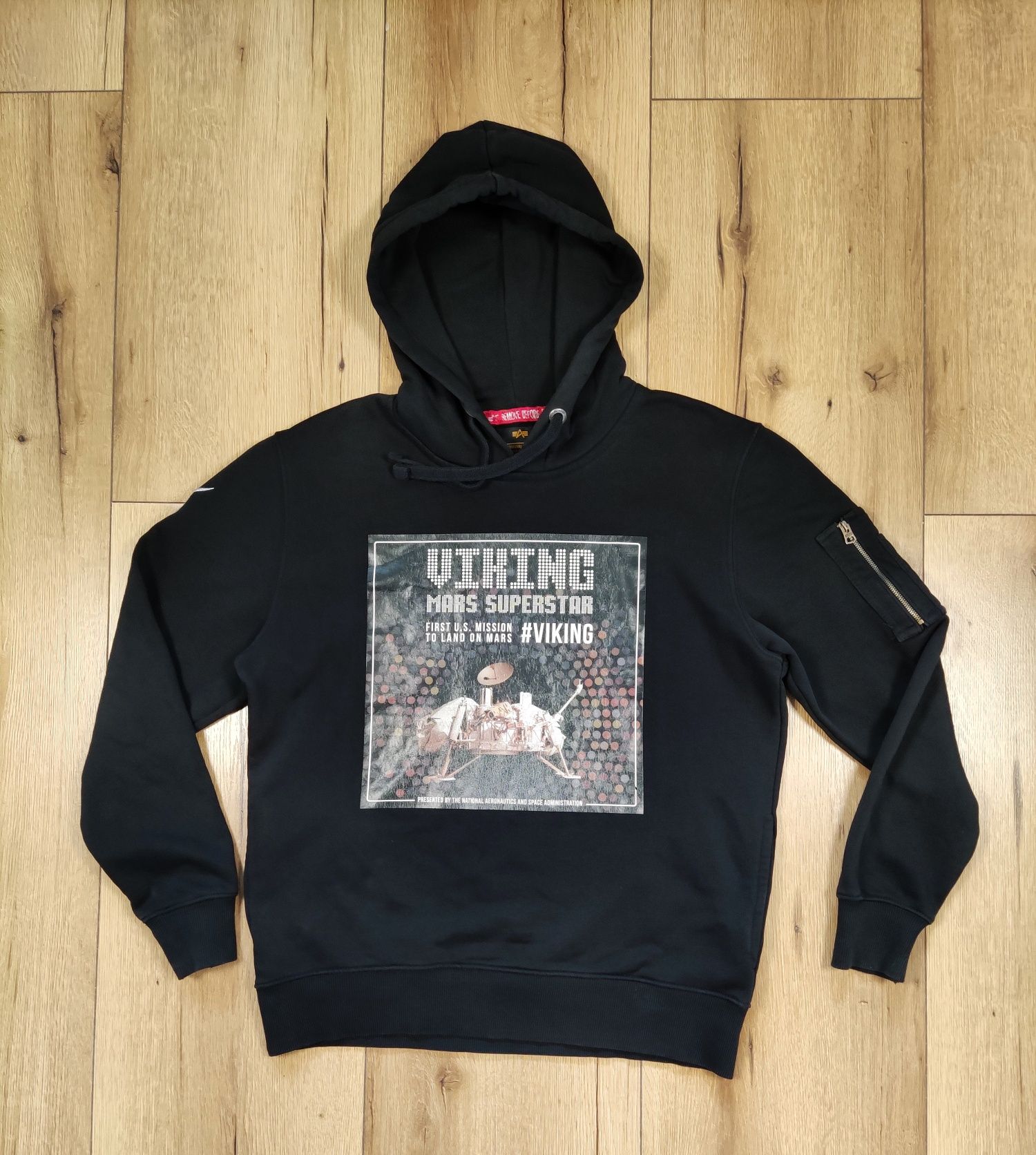 Alpha Industries czarna męska bluza z kapturem w rozmiarze M