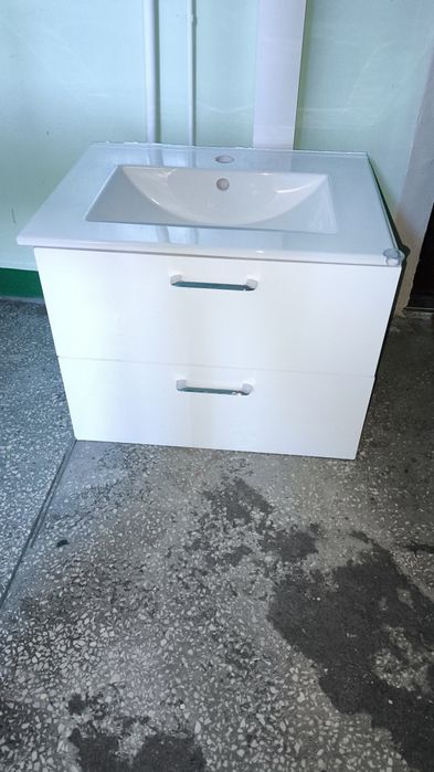 Szafka wisząca łazienkowa z umywalką