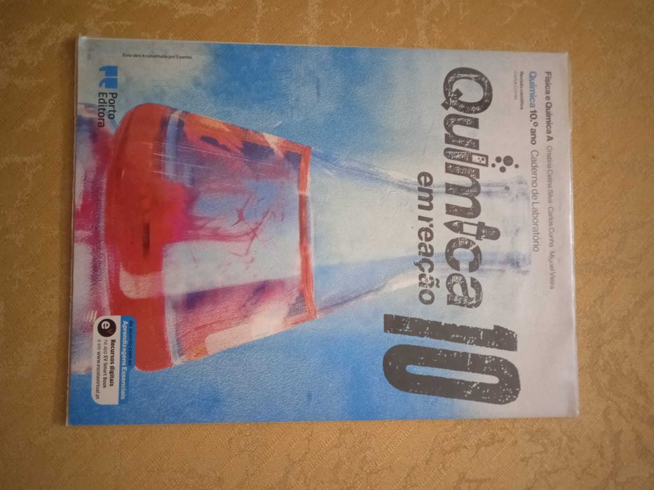 Caderno de laboratório - Química em reação - 10.º ano (COMO NOVO)