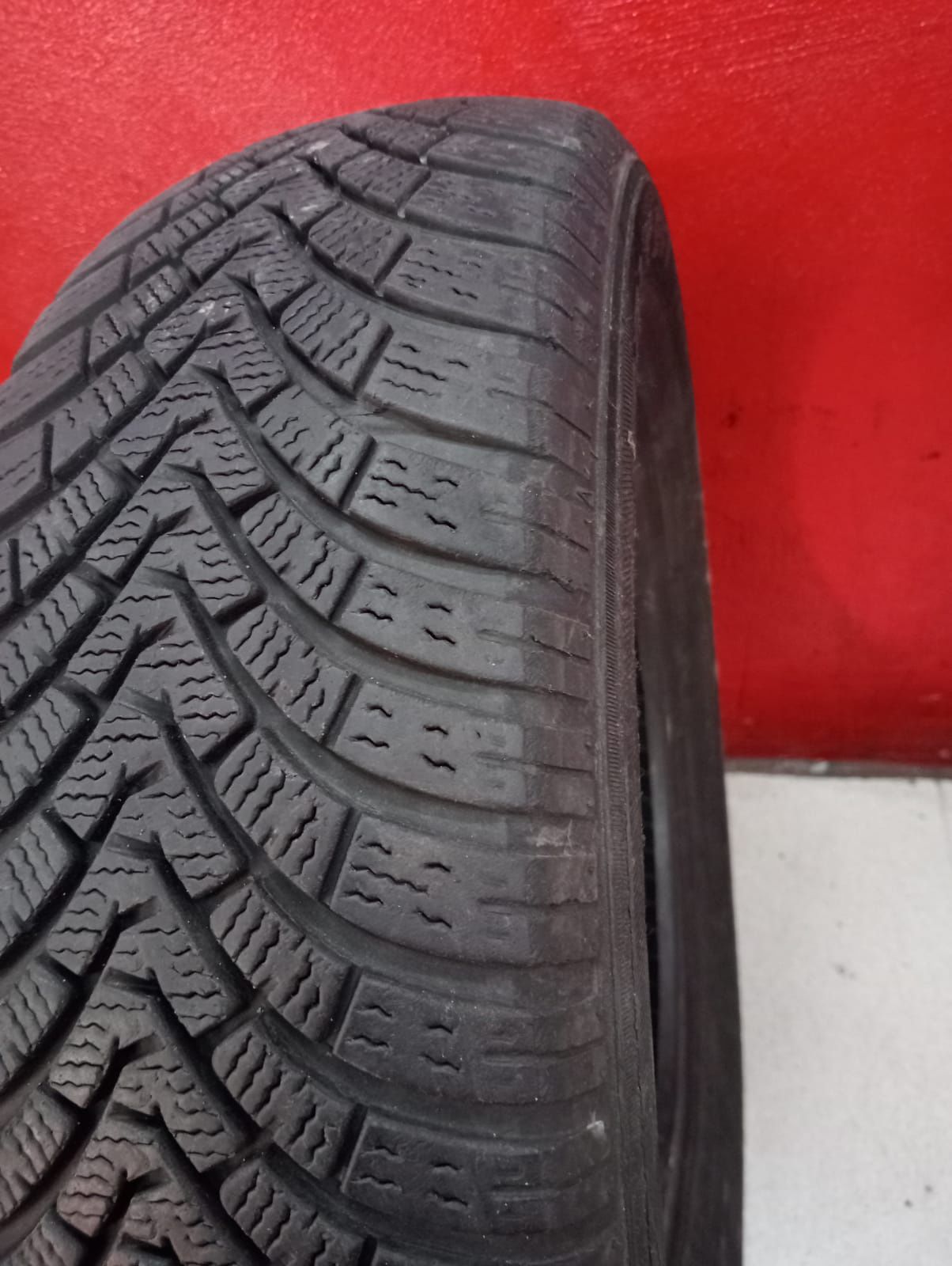 Opona 195/65/15 falken Eurowinter