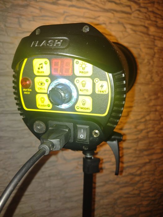 Lampa studyjna Neewer S-300N