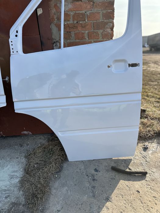 Передні двері Sprinter 1996-2006 рік пара, дверка