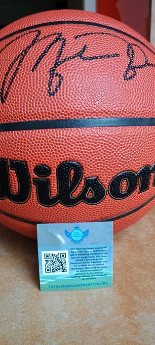 Piłka do koszykówki Michael Jordan z autografem i hologramem COA