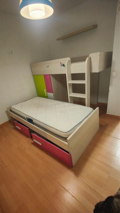 Cama beliche de menina