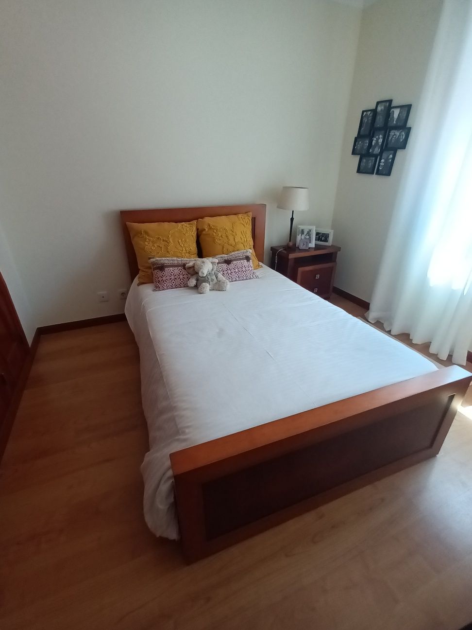 Vendo cama em bom estado