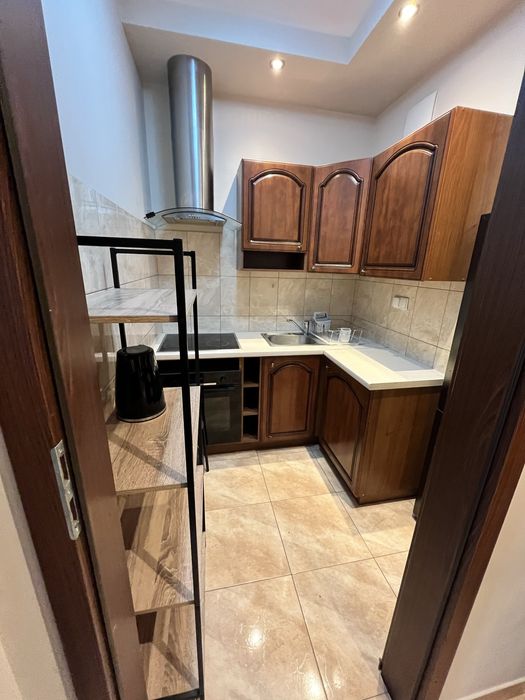 Szafki kuchenne ciemne drewno