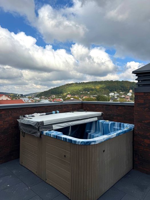 Продаж котеджу з терасою на даху м.Винники