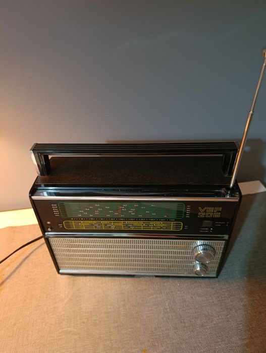 Radioodbiornik VEF 202.
