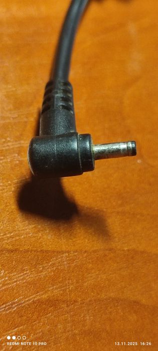 Зарядка ноута Asus   Input: AC 100 - 240V, 50 - 60Hz, 1.0 A Input: 19V