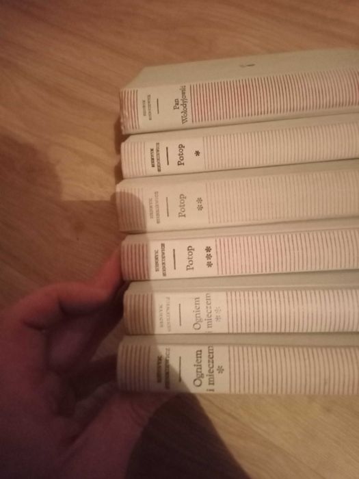 Sprzedam komplet lektur do szkoły