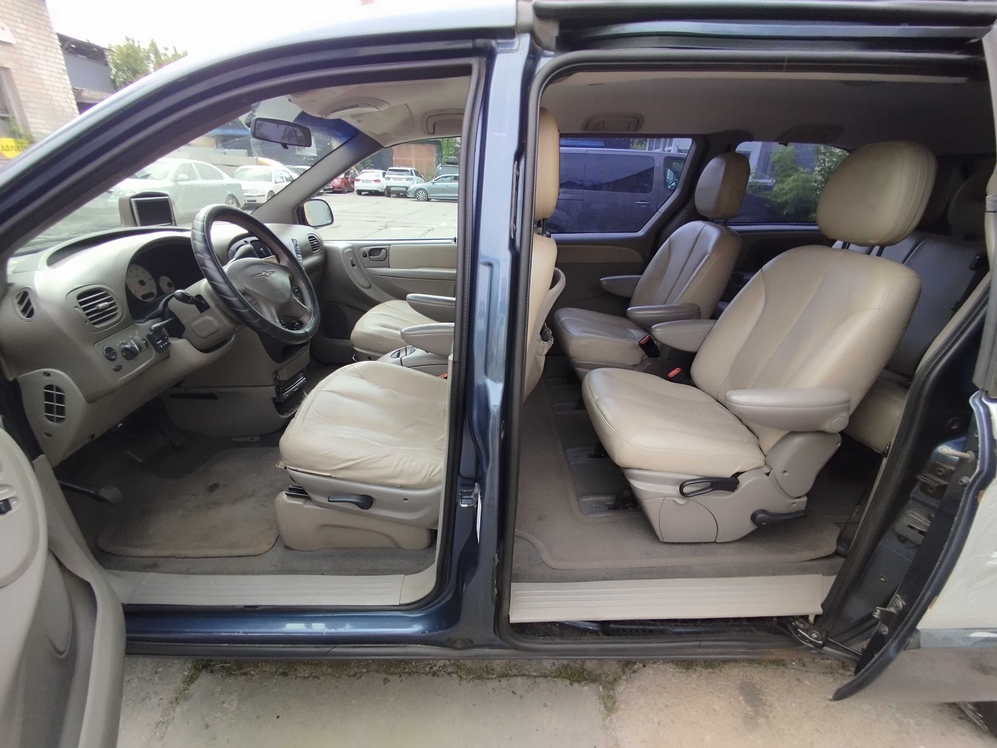 Chrysler Grand Voyager 3.3 v6 AT минивен на автомате газ бензин