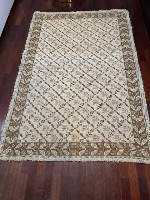 Tapete Arraiolos 1,80m x 1,20