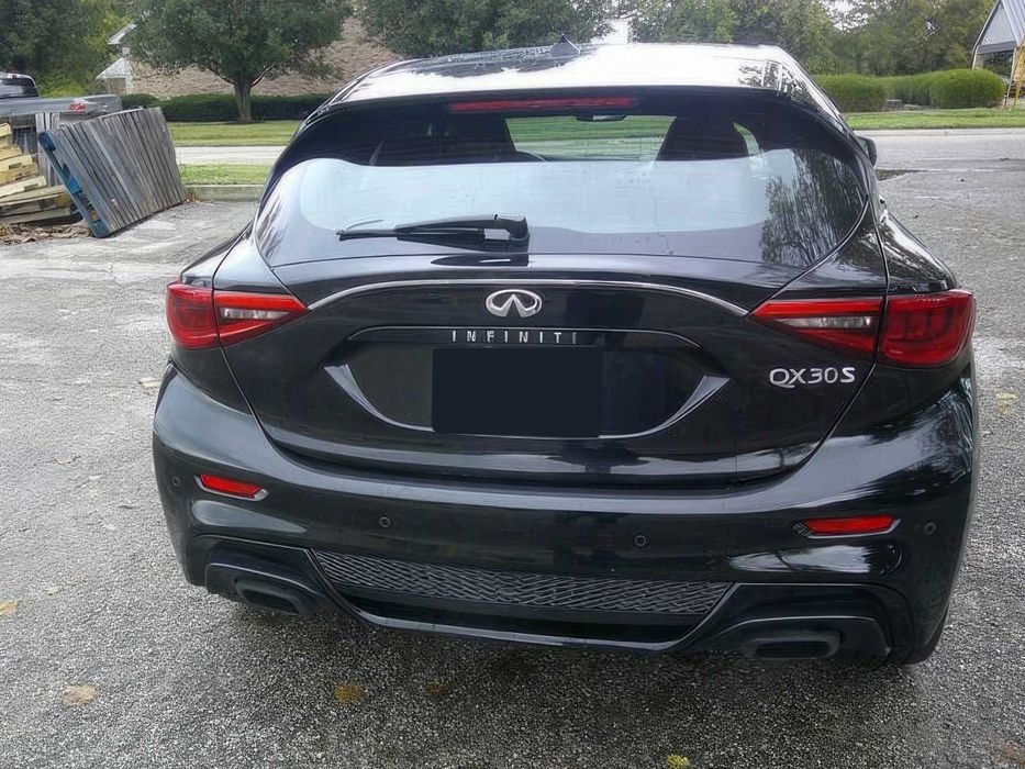Infiniti QX30 Sport      2017