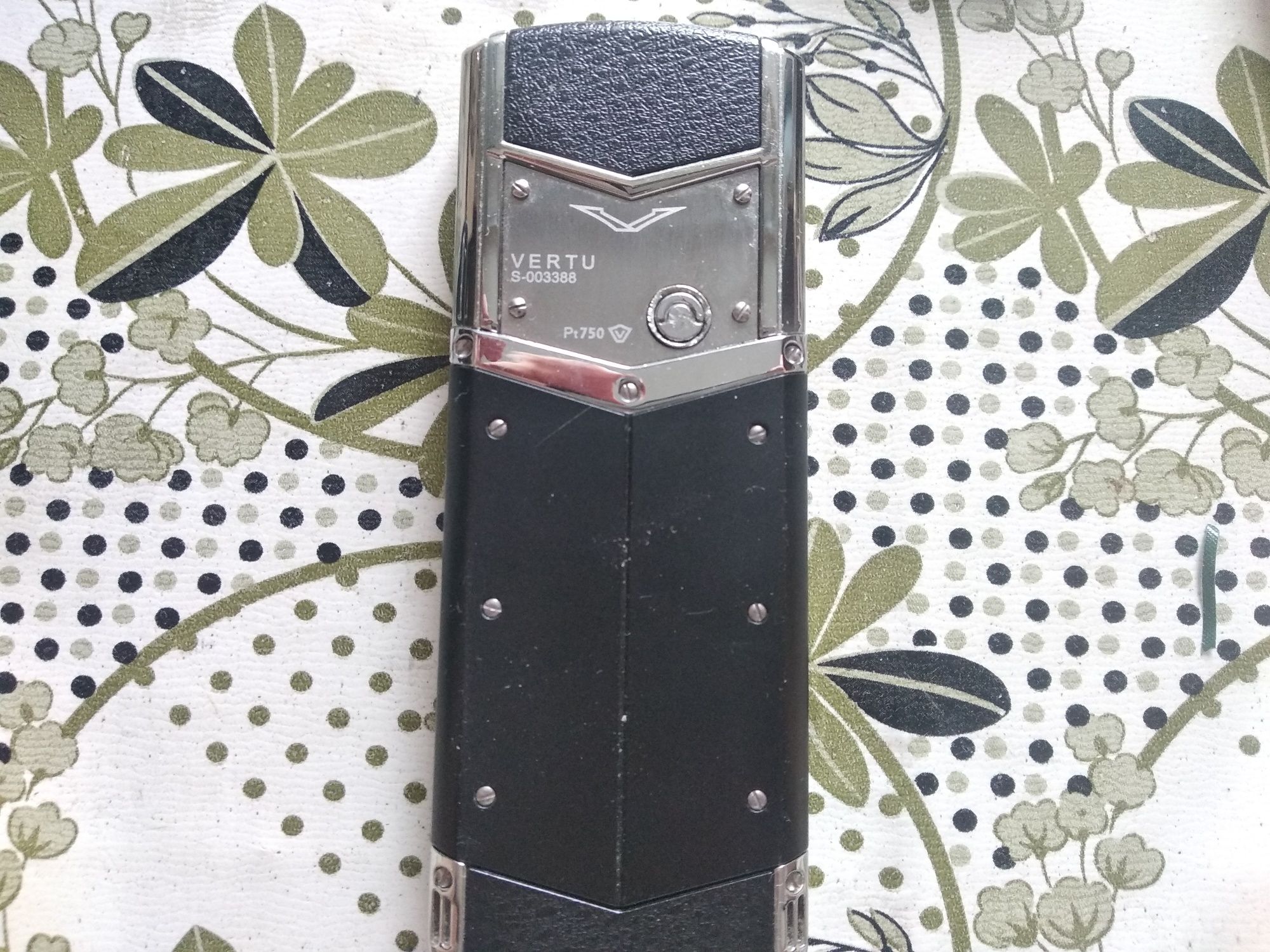 Мобильный телефон Vertu
