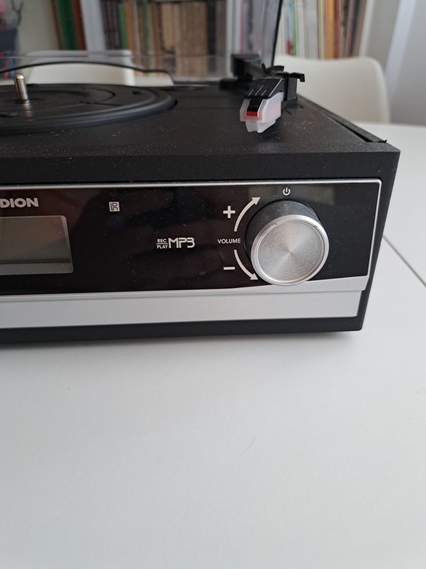 Gramofon Medion, odtwarza płyty I kasety, zapasowe igły