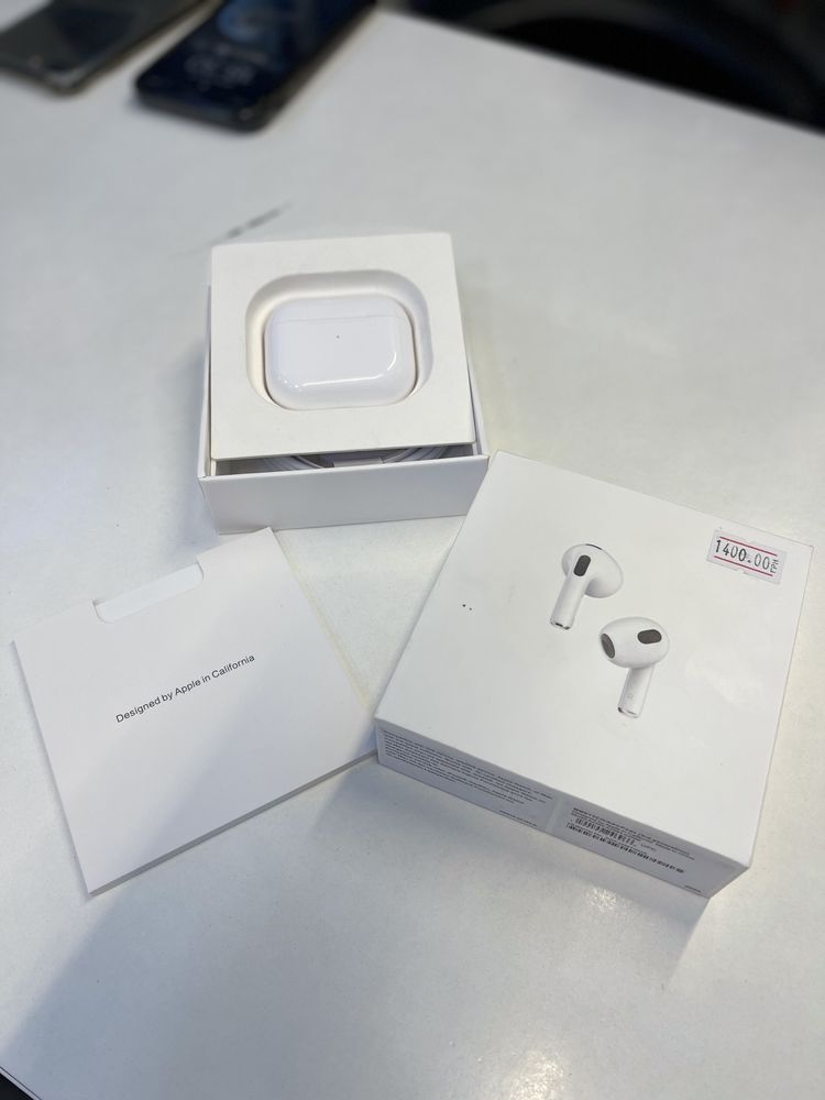 Безпровідні навушники Apple AirPods 3