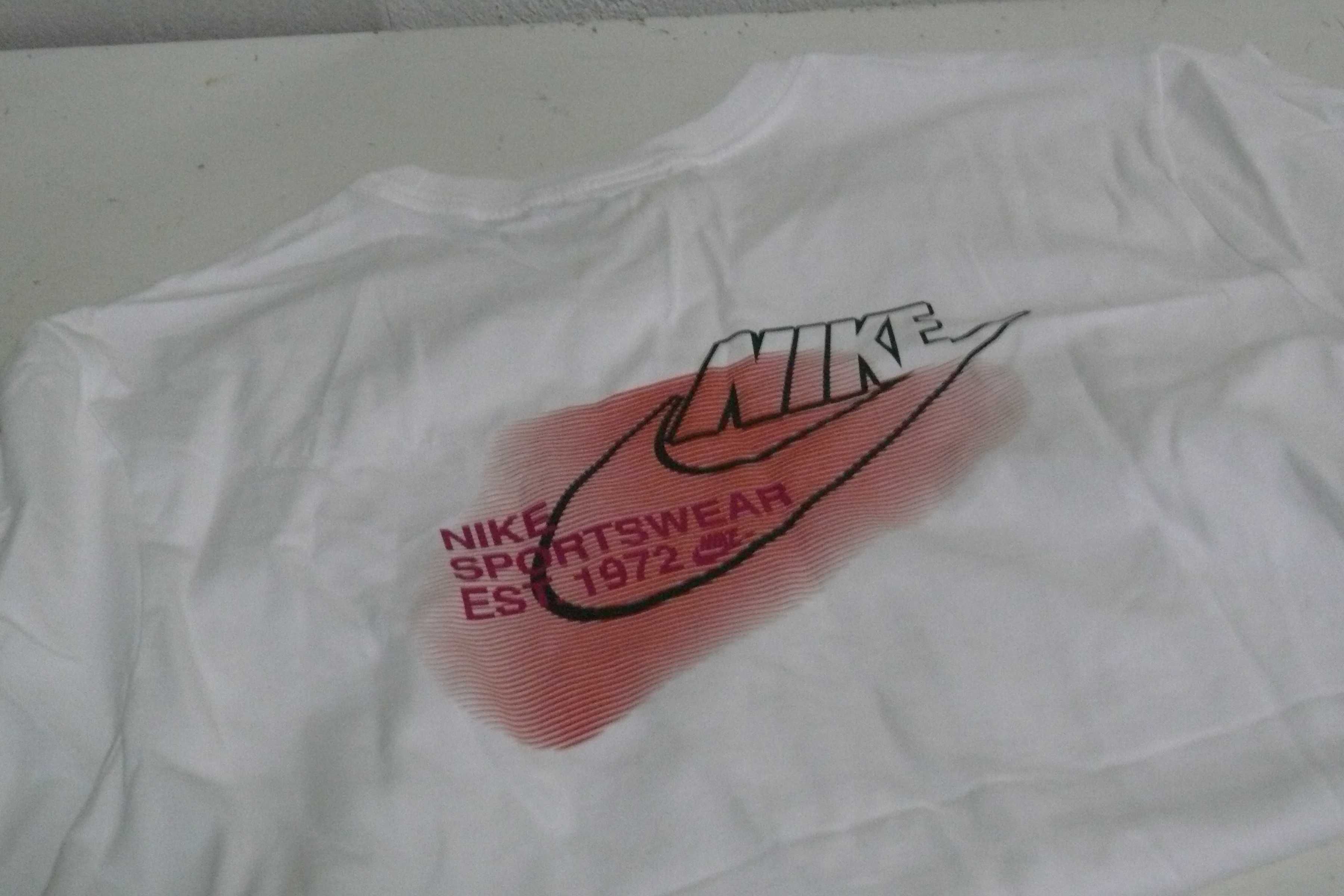 T-shirt Branca Nike - Manga curta