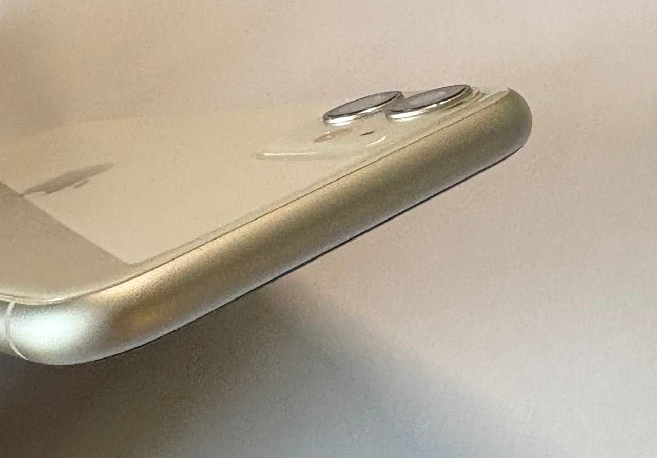 iPhone 11  на 128 гігабайт