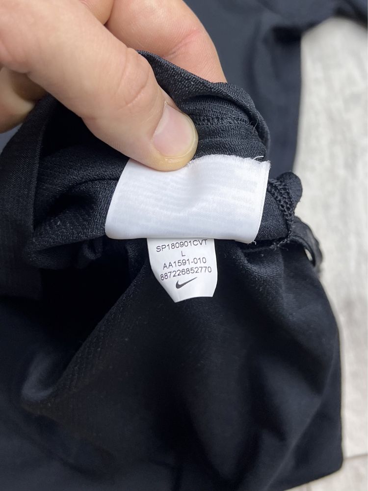 Nike dri-fit футболка L размер спортивная с карманом чёрная оригинал