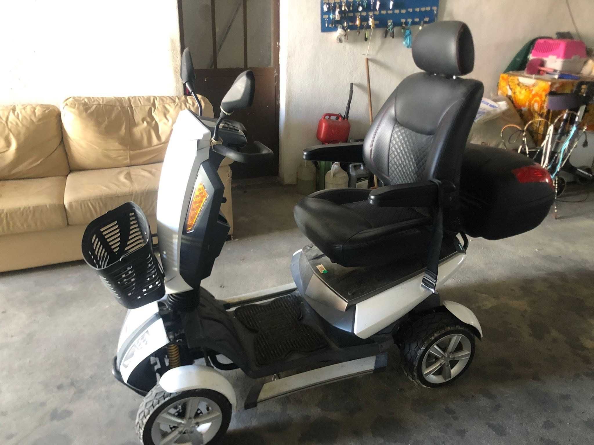 Scooter de mobilidade reduzida