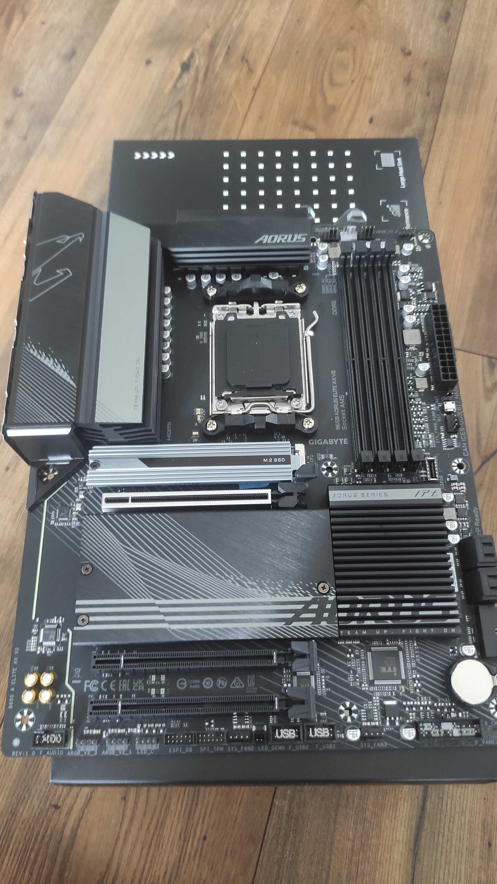 Komputer AM5 R5 8500G Aorus 64gb RAM 6xRGB AIO 280 SSD 128GB M.2 512GB