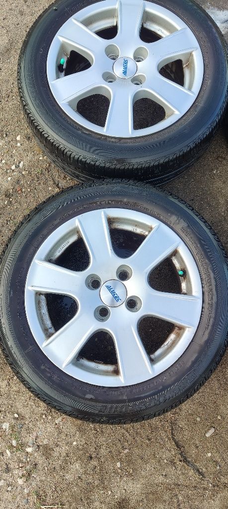 Felgi aluminiowe 15'' z oponami alutec kba45557 6.5j et42 4x100 clio