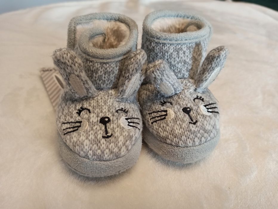 Ciepłe buciki niechodki z króliczkami