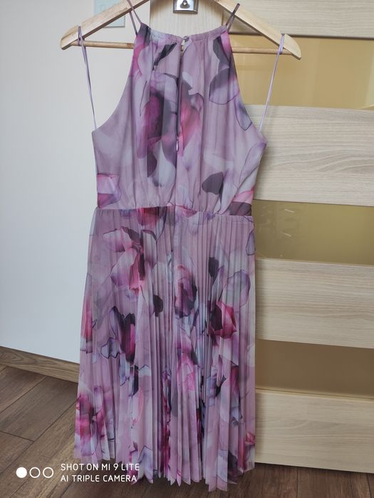 Sukienka Jake's Cocktail r.34