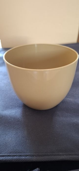 Doniczki plastikowe fi 15 cm - 4 sztuk + fi 12 6 sztuk NOWE ciemny beż