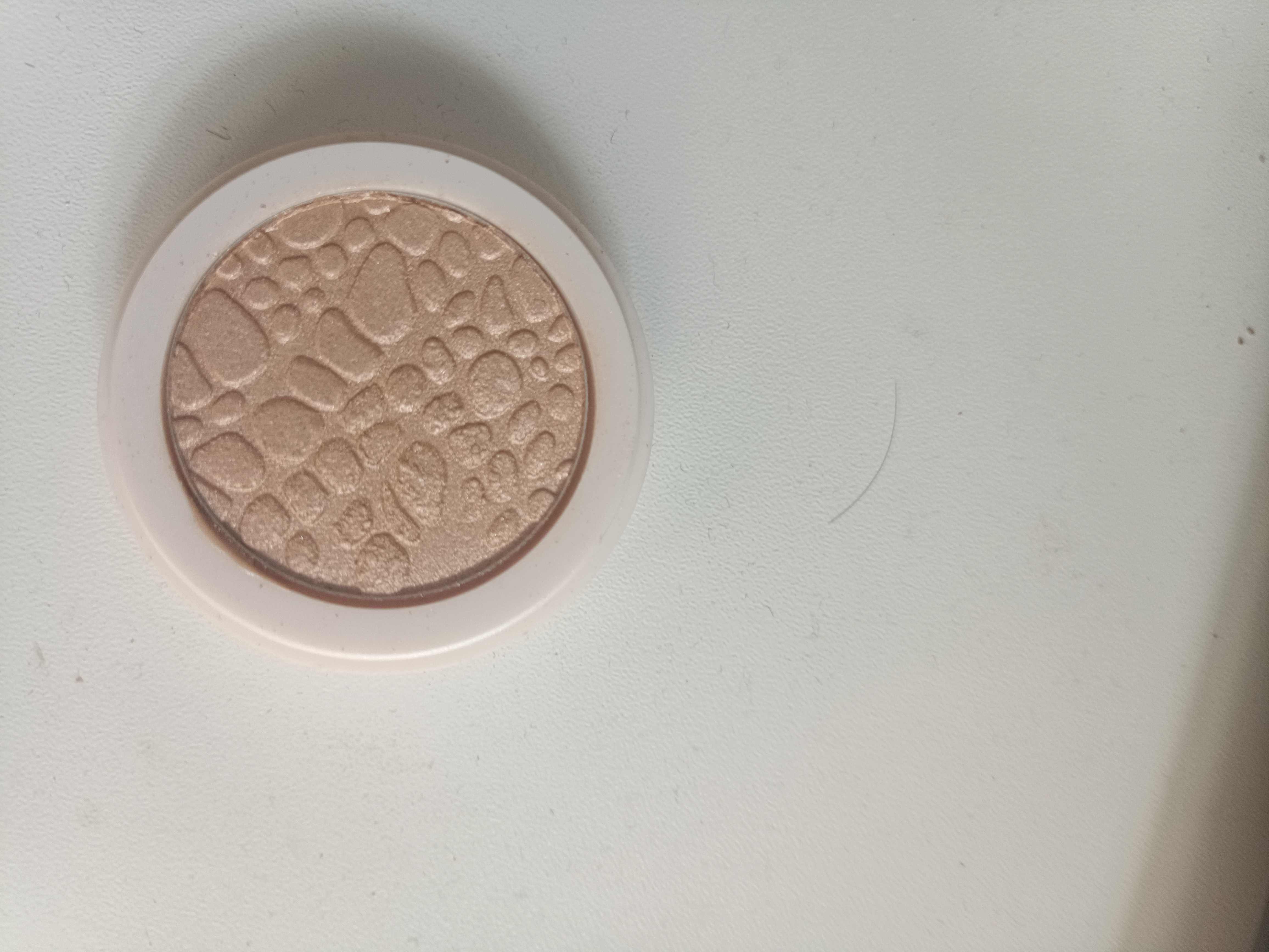 Lovely gold highlighter rozświetlacz do twarzy