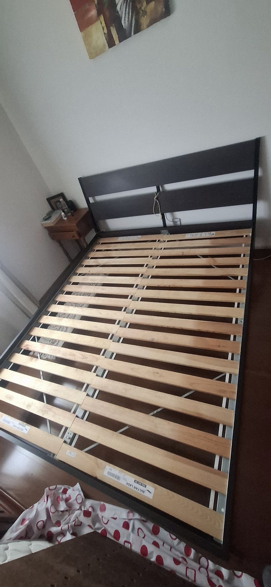 Cama de casal sem colchão