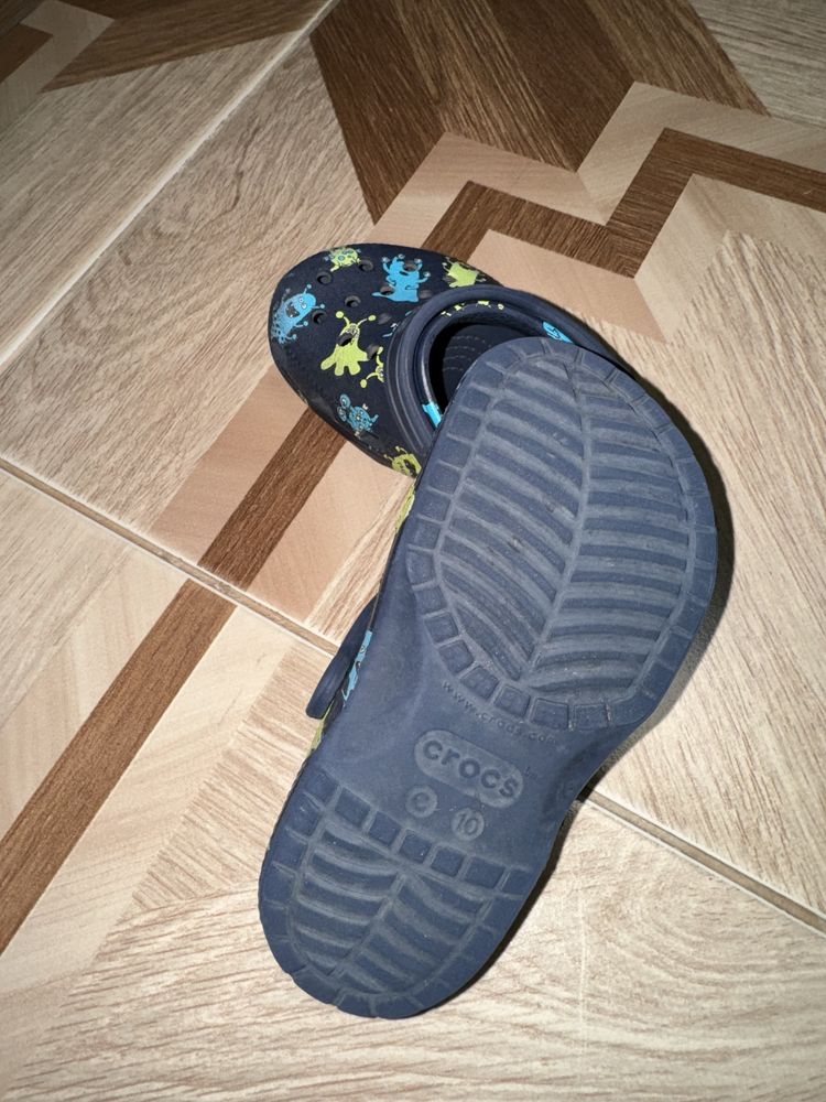 Дитячі босоніжки Crocs