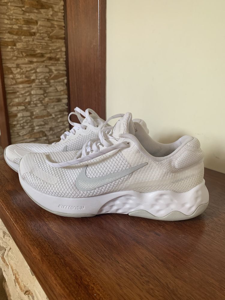 Buty nike renew 40