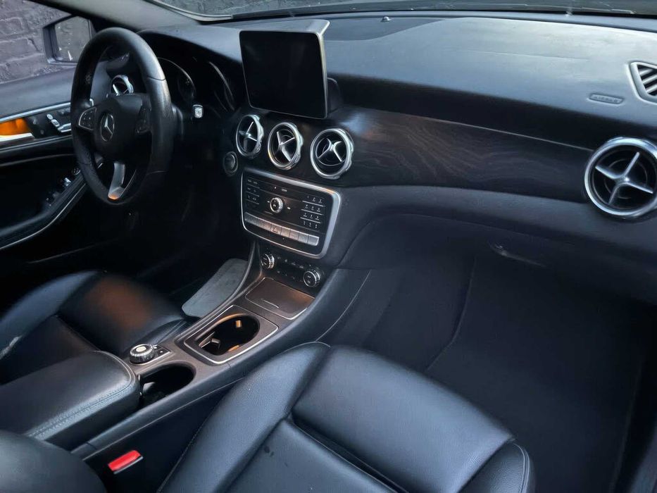 Mercedes-Benz GLA 250 4MATIC      2018