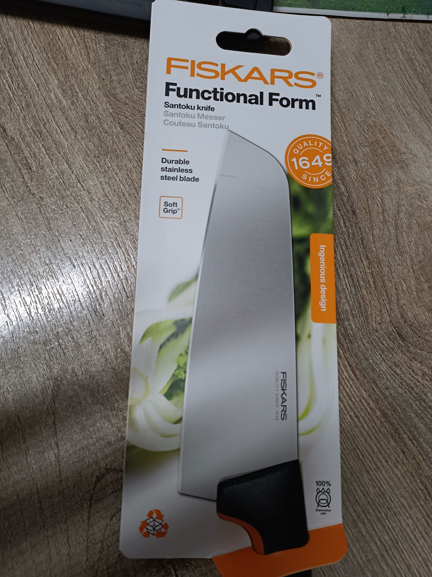 Nóż Fiskars Santoku