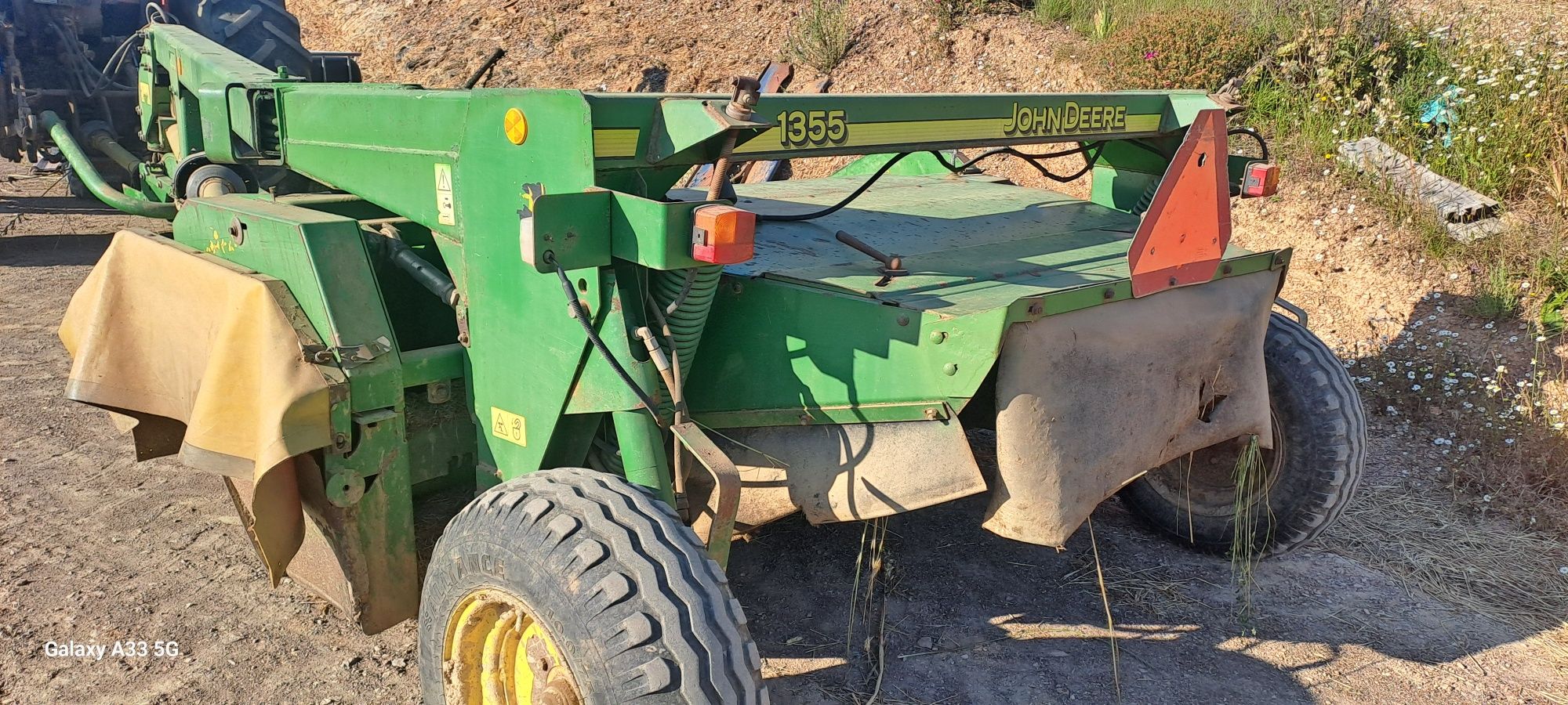 Gadanheira john deere 1355