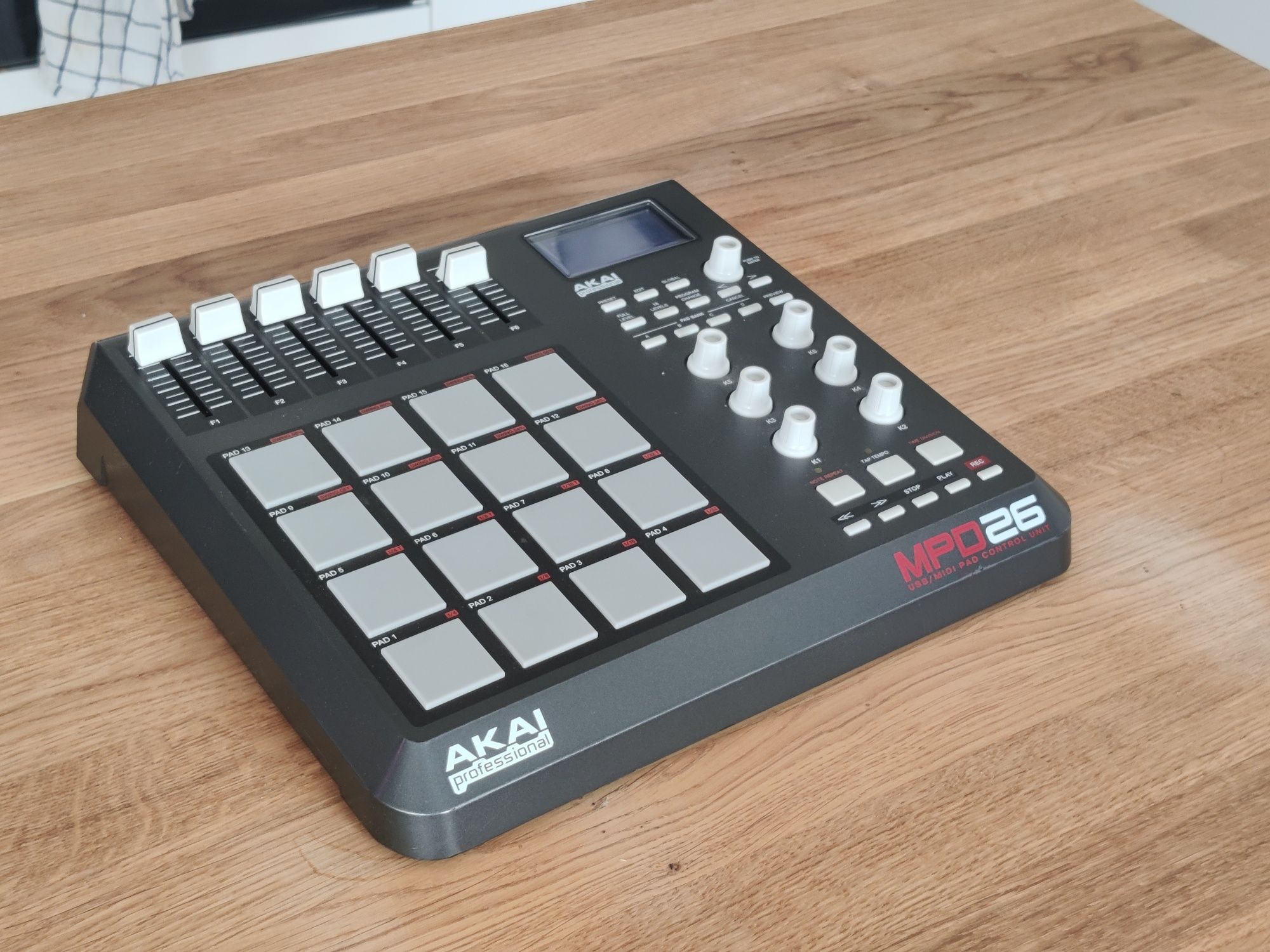 AKAI MPD26 usb/MIDI pady