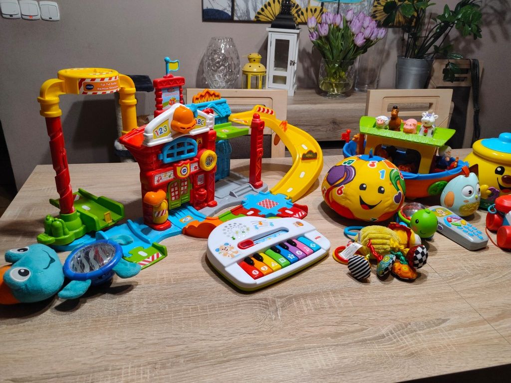 Śpiewająca piłka Fisher Price