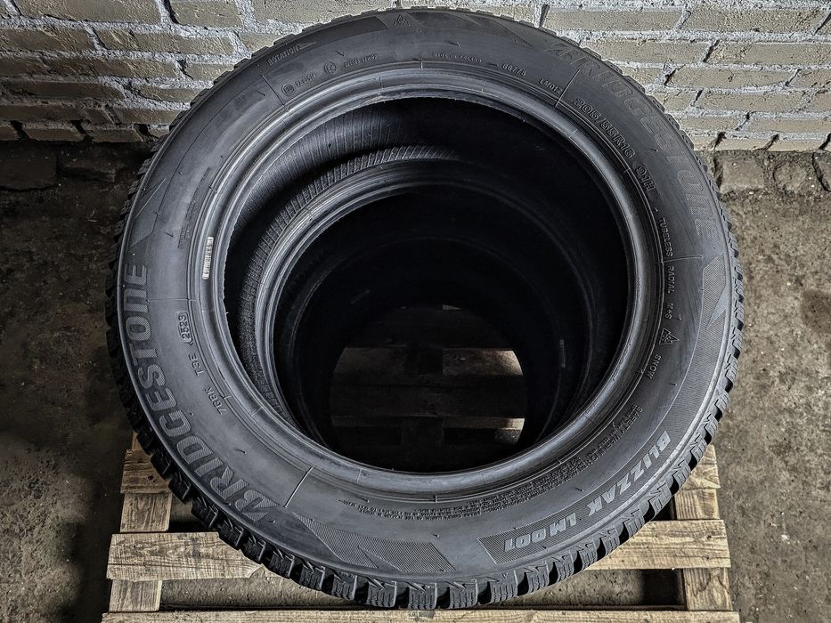 Зимові 205/55r16 Bridgestone | 2023 | 7.5mm | Преміум шини | Ідеальні