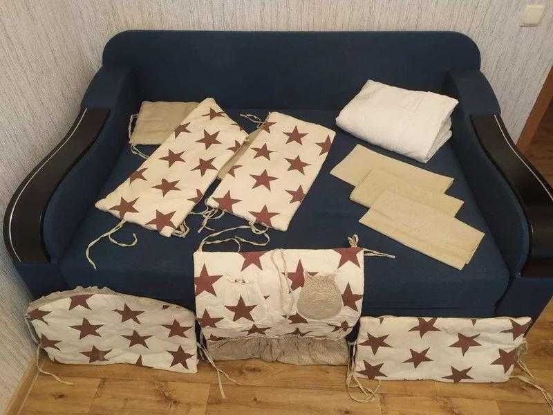 Постельное белье в кроватку с одеялом, защитой и карманом-органайзером