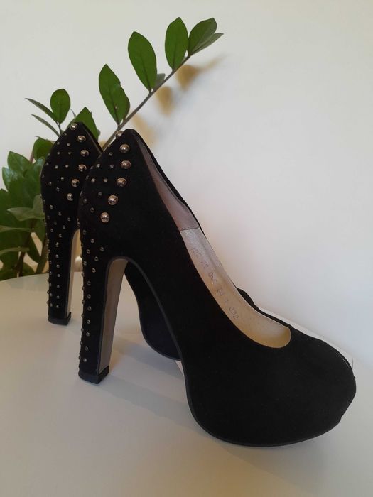buty na obcasie/platformie czarne 38/39