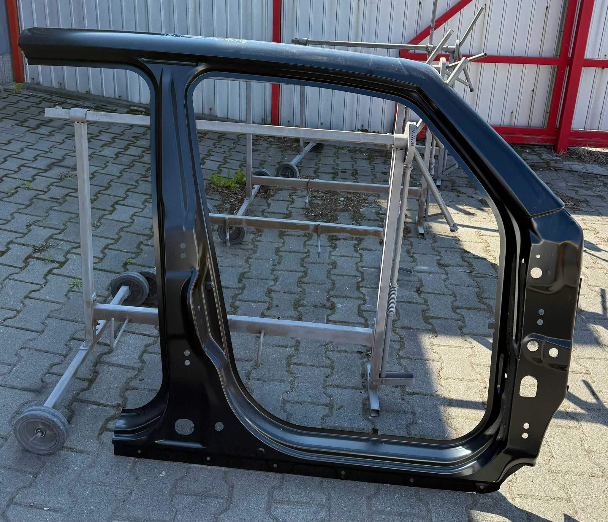 Próg Słupek środkowy prawa prawy Poszycie Jeep Renegade 2017 Kalisz